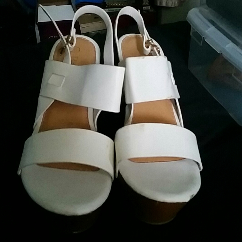 White wedges